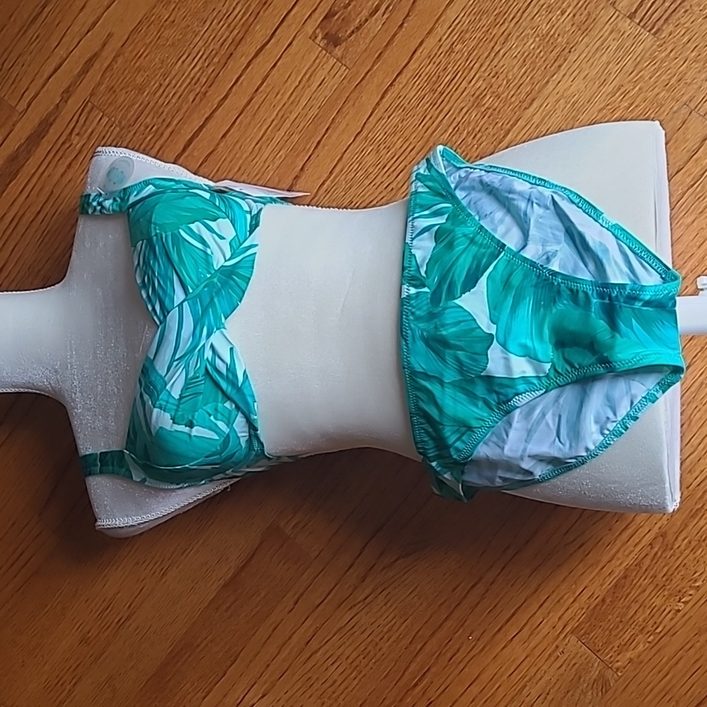 Rosa Faia Size 8 34C New Green & White Tropical Leaf Print Bikini